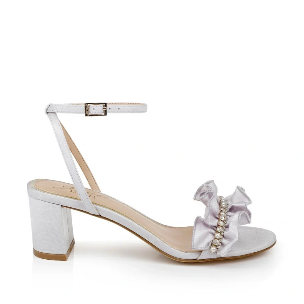 Badgley Mischka‎ Jewel Desirie Ruffle Block Heel Sandal New